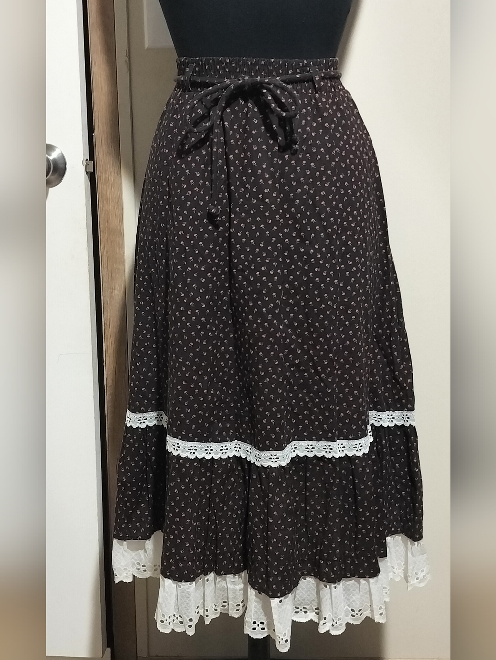 Floral A-Line Midi Skirt with White Lace Trim
